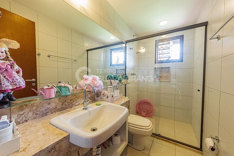 Casa com Piscina e Hidromassagem e vista para as montanhas n