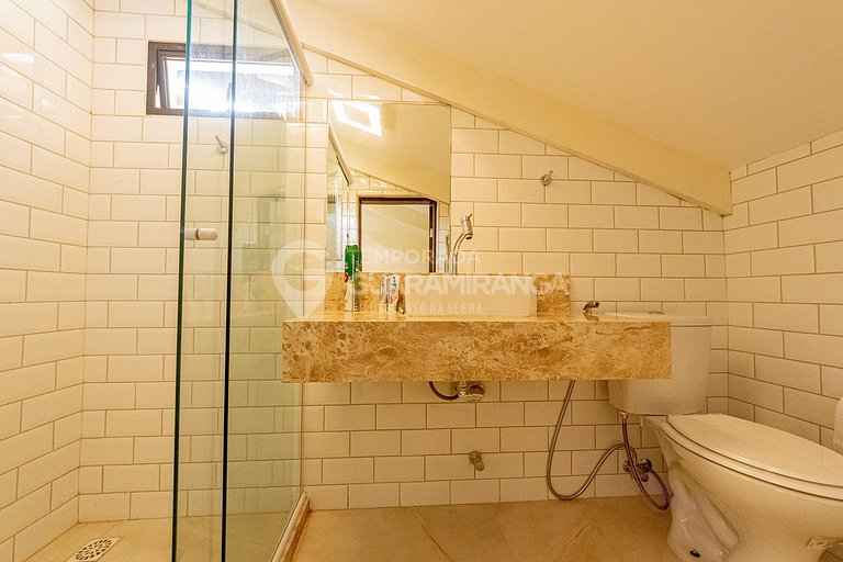 Casa com Piscina e Hidromassagem e vista para as montanhas n