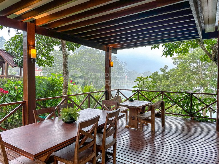Loft de frente para lago no melhor condomínio de Guaramirang