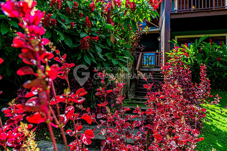 Beautiful House with 4 Suites and Heated Hot Tub in Guaramir