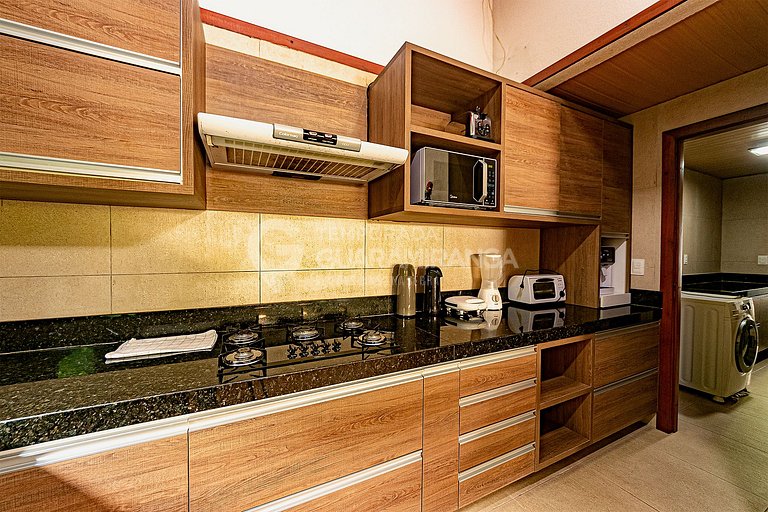 Linda casa com 4 suítes e hidromassagem aquecida em Guaramir