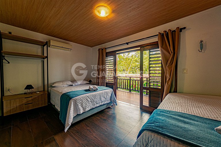 Linda casa com 4 suítes e hidromassagem aquecida em Guaramir