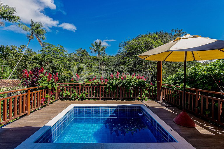 Linda casa com 4 suítes e hidromassagem aquecida em Guaramir