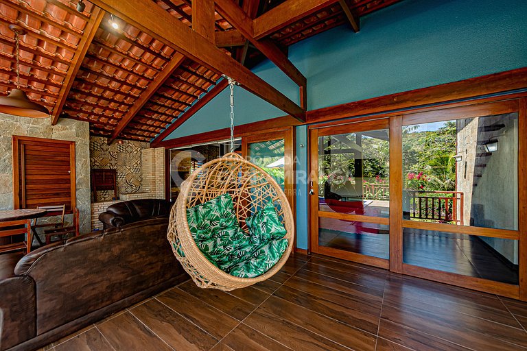 Linda casa com 4 suítes e hidromassagem aquecida em Guaramir
