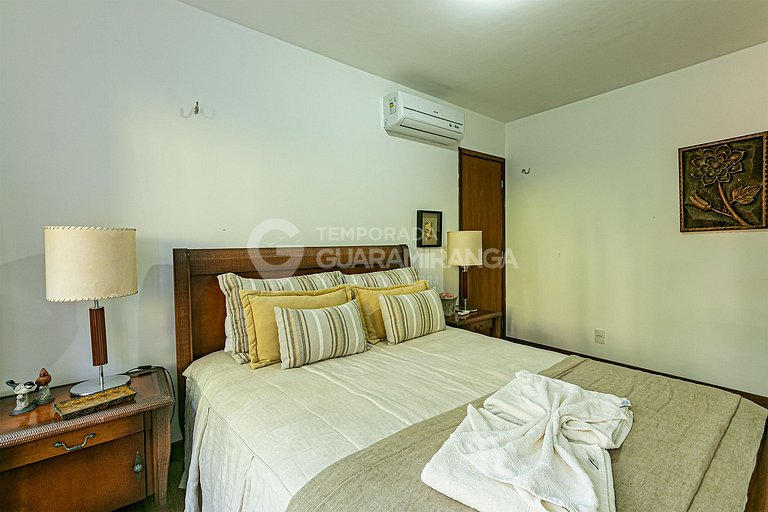 Mansion with 6 suites and hot tub, Monte Flor Condominium