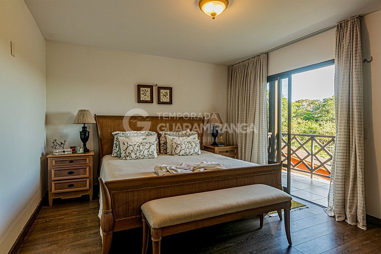 Mansión con 6 suites y jacuzzi, Condominio Monte Flor