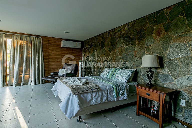 Mansão com 6 suítes e Hidromassagem, Cond. Monte Flor