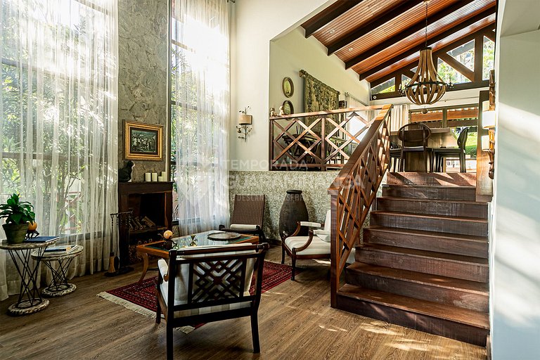 Mansion with 6 suites and hot tub, Monte Flor Condominium