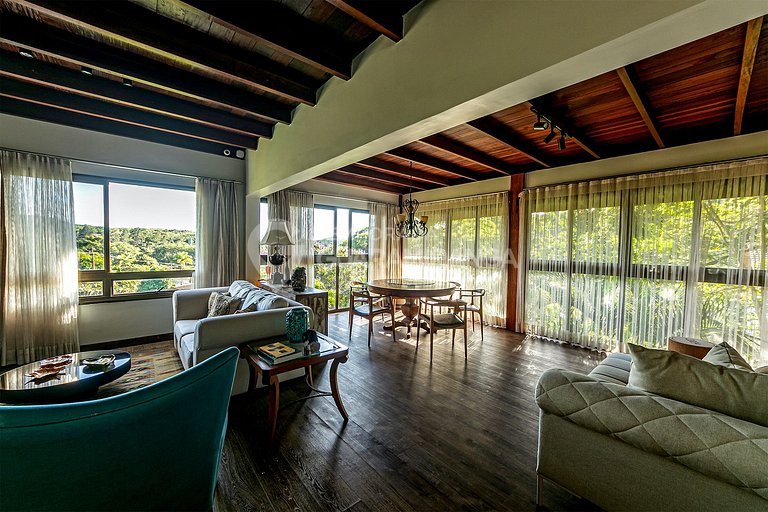 Mansão com 6 suítes e Hidromassagem, Cond. Monte Flor