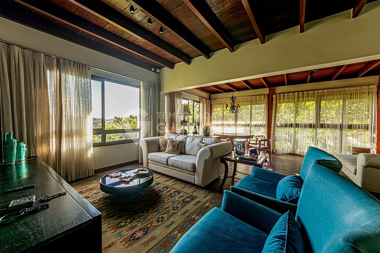 Mansion with 6 suites and hot tub, Monte Flor Condominium