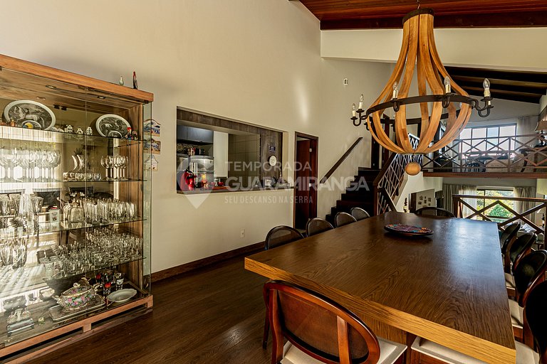 Mansão com 6 suítes e Hidromassagem, Cond. Monte Flor