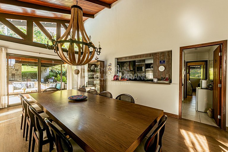 Mansion with 6 suites and hot tub, Monte Flor Condominium