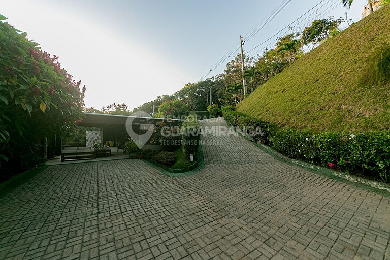 Mansão com 6 suítes e Hidromassagem, Cond. Monte Flor