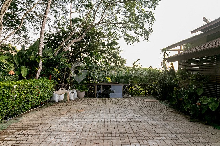 Mansão com 6 suítes e Hidromassagem, Cond. Monte Flor