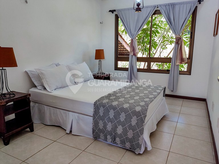 House with 5 Suites in Monte Flor Condo (House 09)