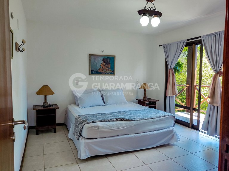 House with 5 Suites in Monte Flor Condo (House 09)