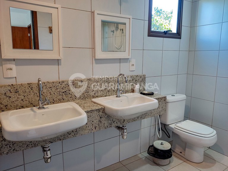 Casa con 5 Suites en Cond. Monte Flor (Casa 09)