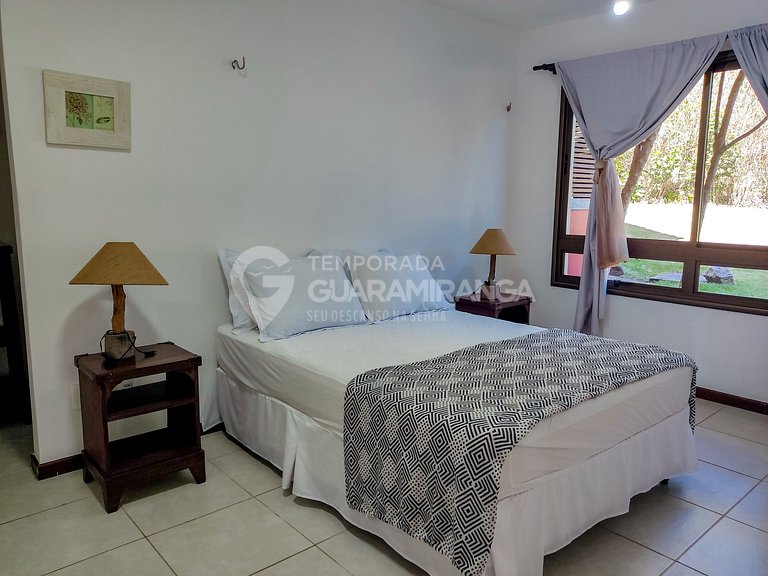 House with 5 Suites in Monte Flor Condo (House 09)