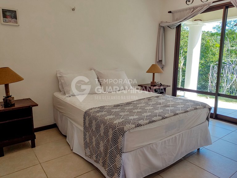 House with 5 Suites in Monte Flor Condo (House 09)