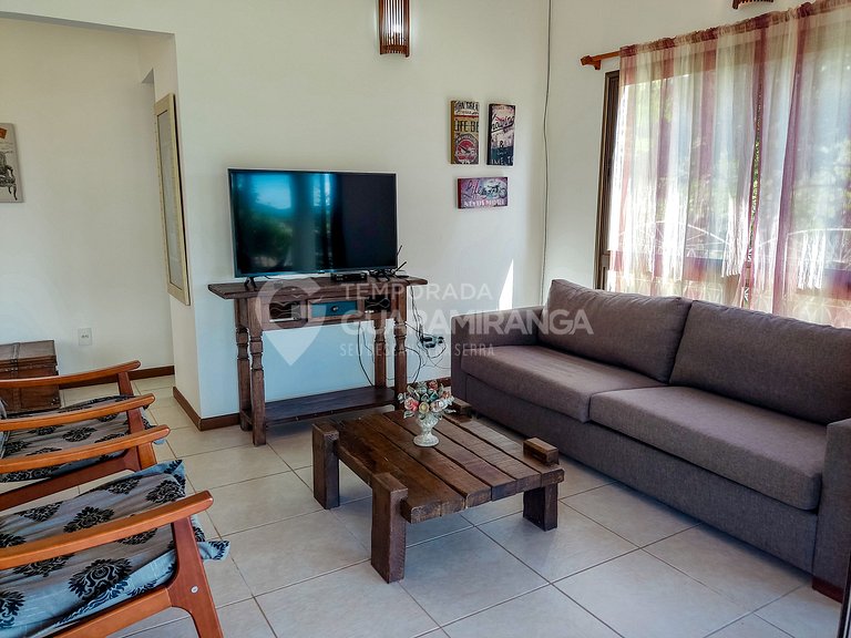 Casa com 05 suítes no Cond. Monte Flor (Casa 09)