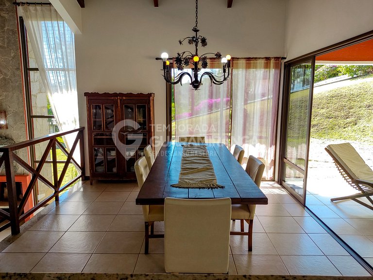 House with 5 Suites in Monte Flor Condo (House 09)