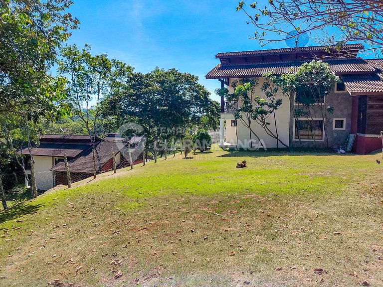 House with 5 Suites in Monte Flor Condo (House 09)
