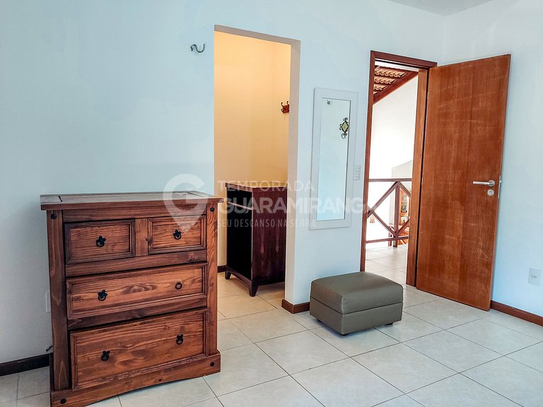 Casa com 05 suítes no Cond. Monte Flor (Casa 08)