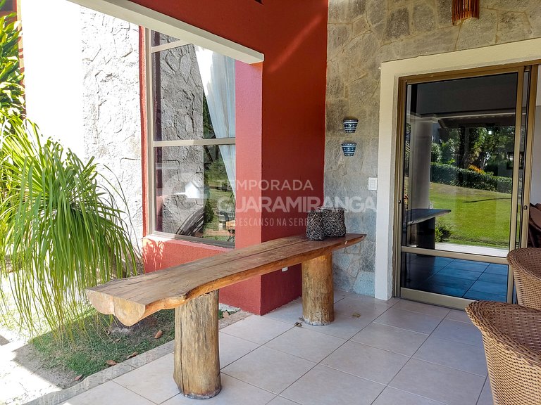 Casa con 5 Suites en el Condominio Monte Flor (Casa 08)