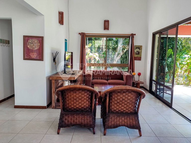Casa con 5 Suites en el Condominio Monte Flor (Casa 08)