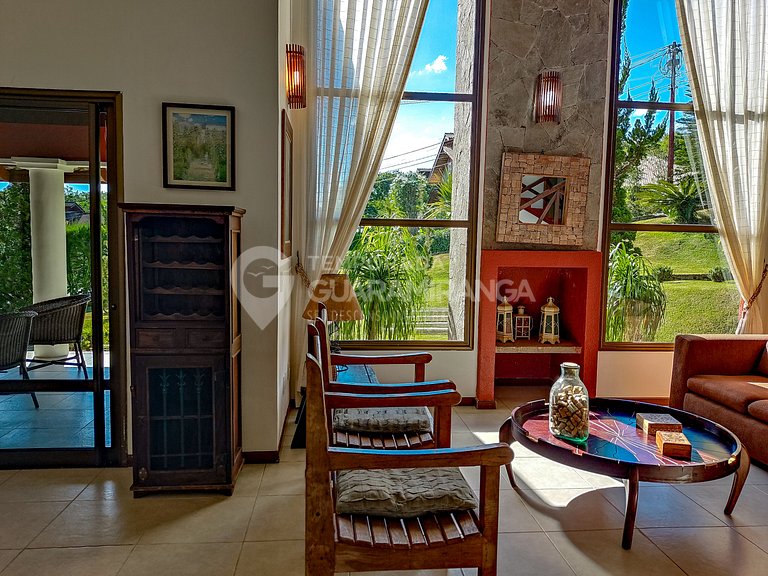 Casa con 5 Suites en el Condominio Monte Flor (Casa 08)