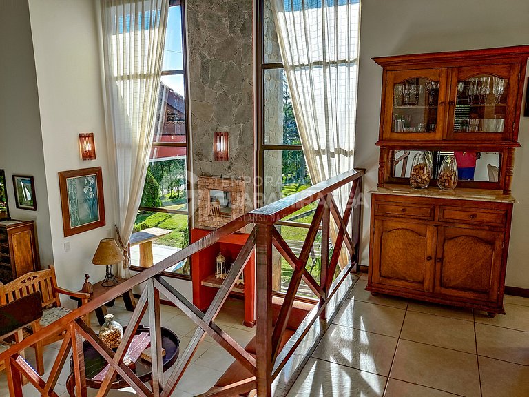 Casa com 05 suítes no Cond. Monte Flor (Casa 08)