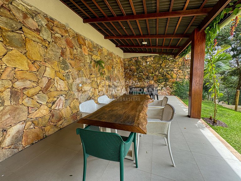 Casa 4 Suítes em Cond. de Luxo - 31 Cid. Jardins