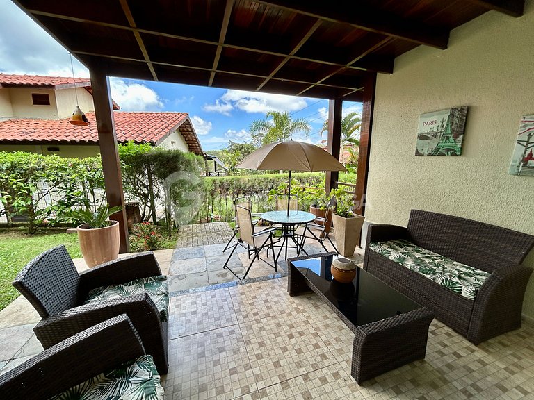 Apartamento com 2 quartos e deck privativo em Guaramiranga (