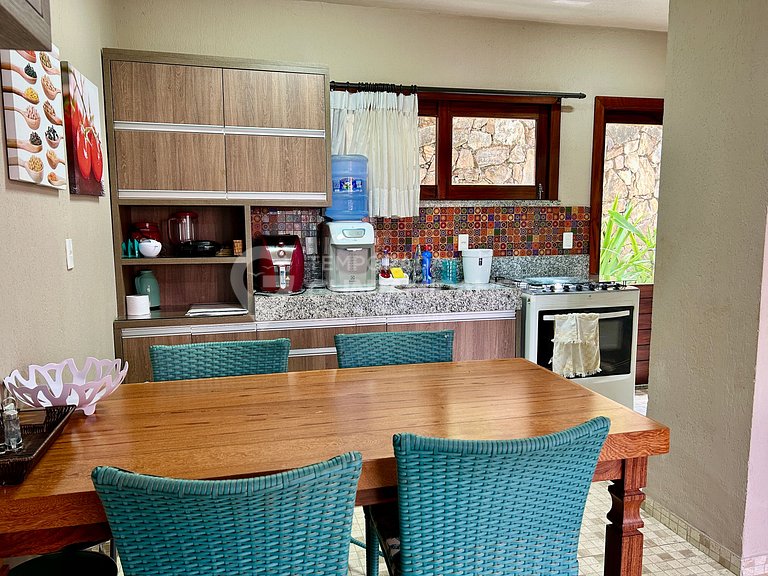 Apartamento com 2 quartos e deck privativo em Guaramiranga (