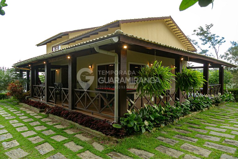Casa con 5 suites y vista espectacular