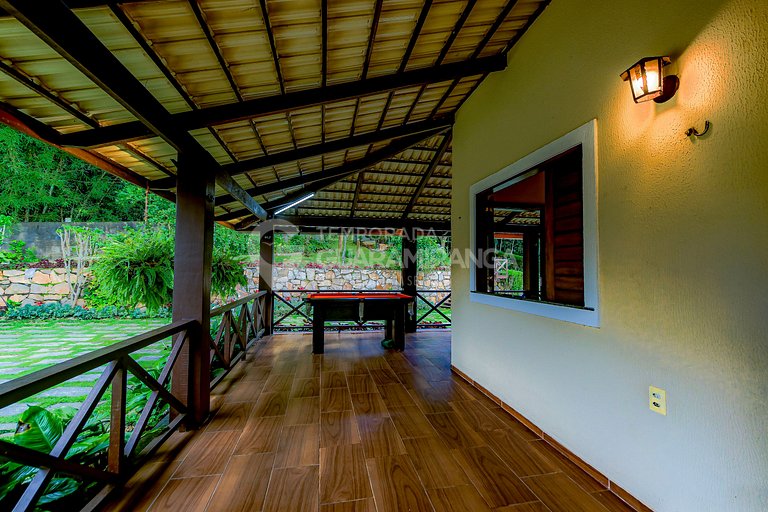 Casa con 5 suites y vista espectacular