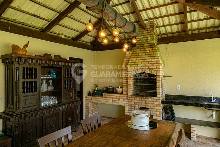 Casa con 5 suites y vista espectacular