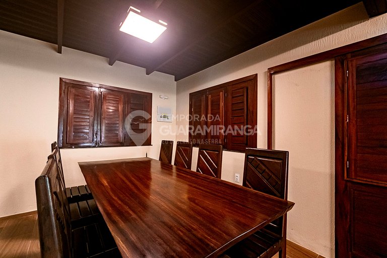 Casa con 5 suites y vista espectacular