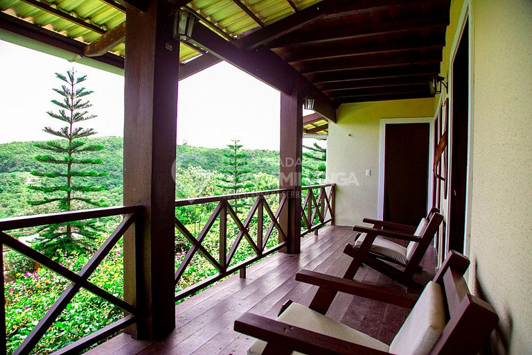House with 5 suites and spectacular view