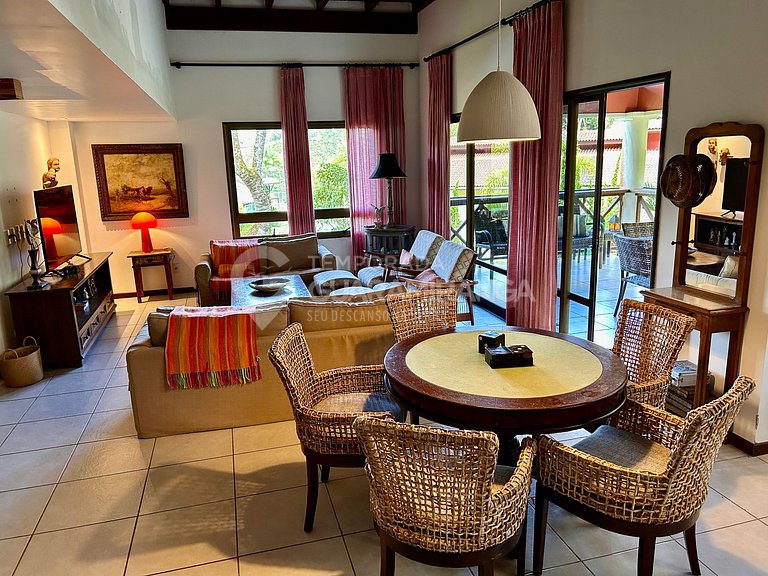 Mansion with 6 suites in the best condominium in Guaramirang
