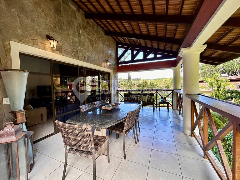 Mansion with 6 suites in the best condominium in Guaramirang