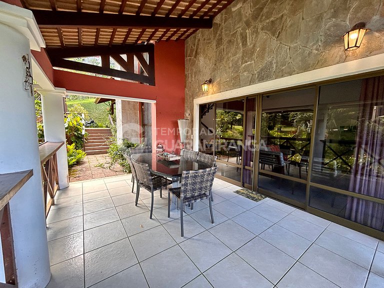 Mansion with 6 suites in the best condominium in Guaramirang