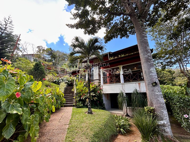 Mansion with 6 suites in the best condominium in Guaramirang