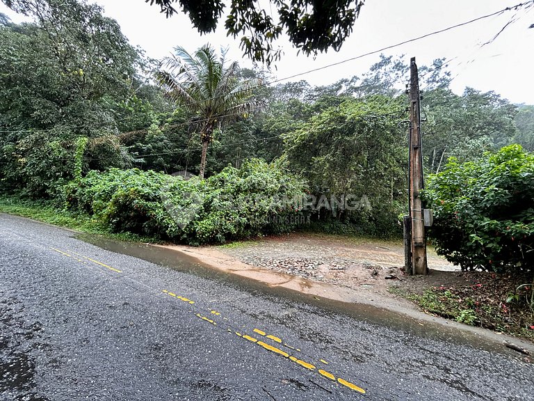 Linda casa com 4 suítes e hidromassagem aquecida em Guaramir