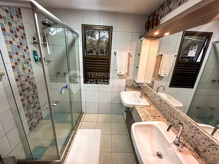 Loft -24: Jacuzzi & vista lago no melhor cond.
