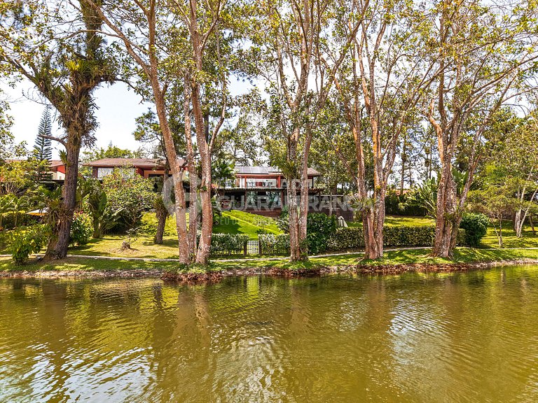 Loft -24: Jacuzzi & vista lago no melhor cond.