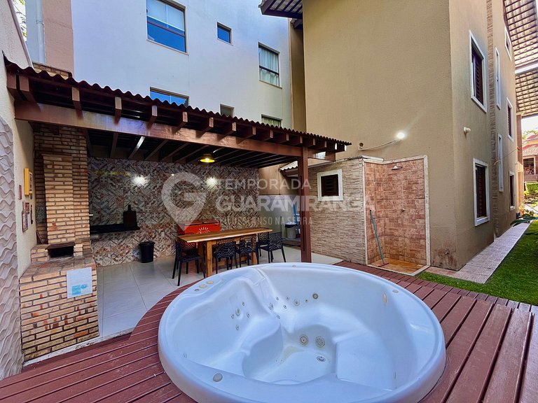Casa triplex con 4 habitaciones y jacuzzi en el centro de Gu