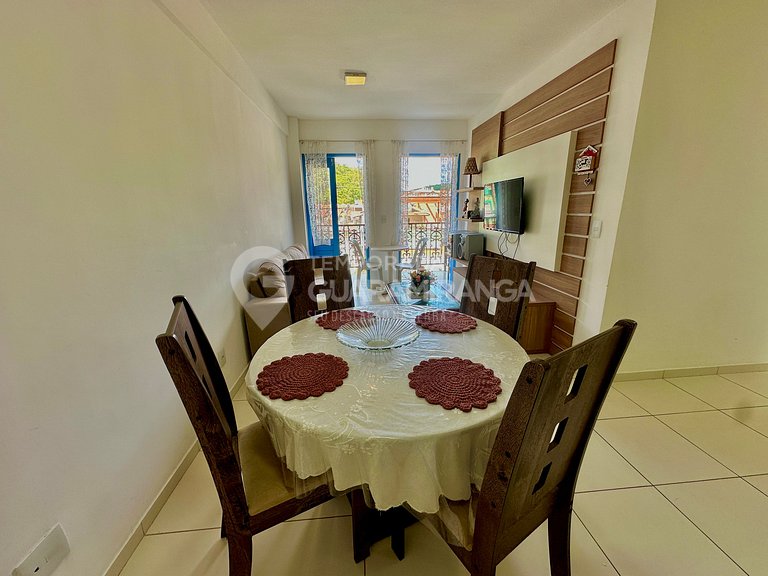 Street-front apartment – 2nd floor