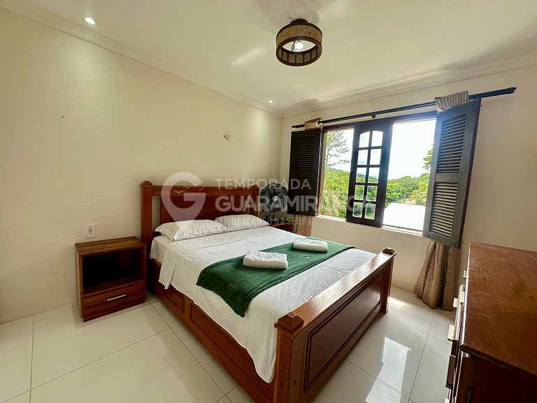 Duplex com 5 suites no centro de Guaramiranga