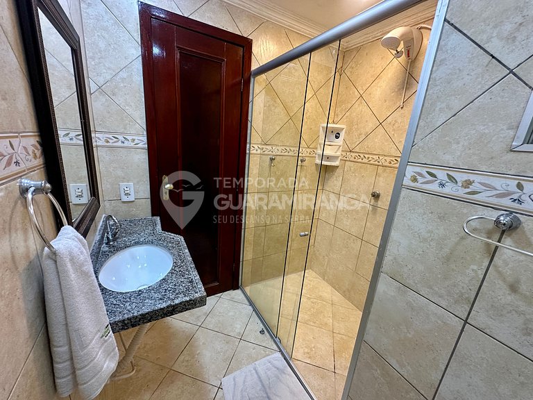 Duplex com 5 suites no centro de Guaramiranga